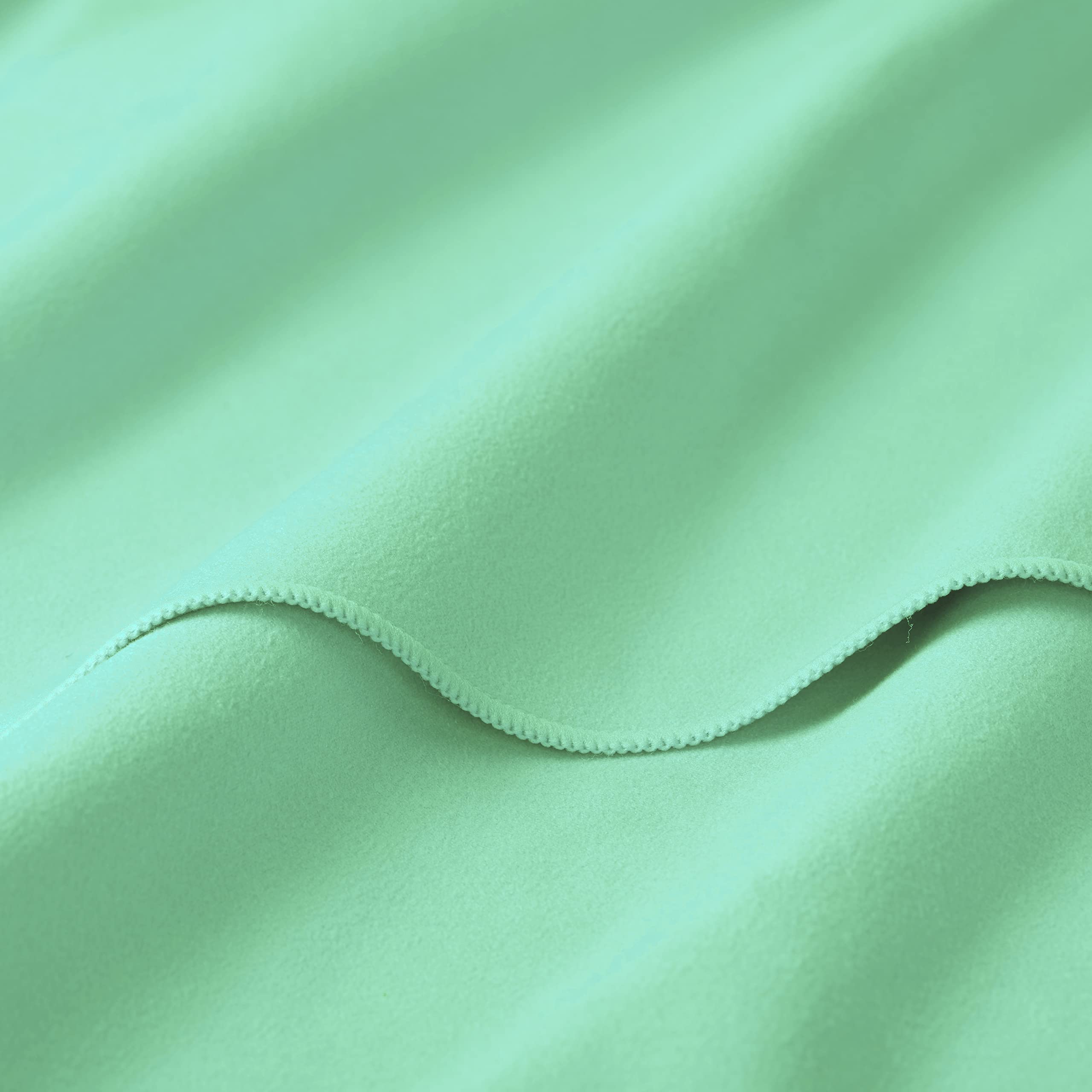 Eco-Conscious Microfiber Travel Towel for Hajj & Umrah
