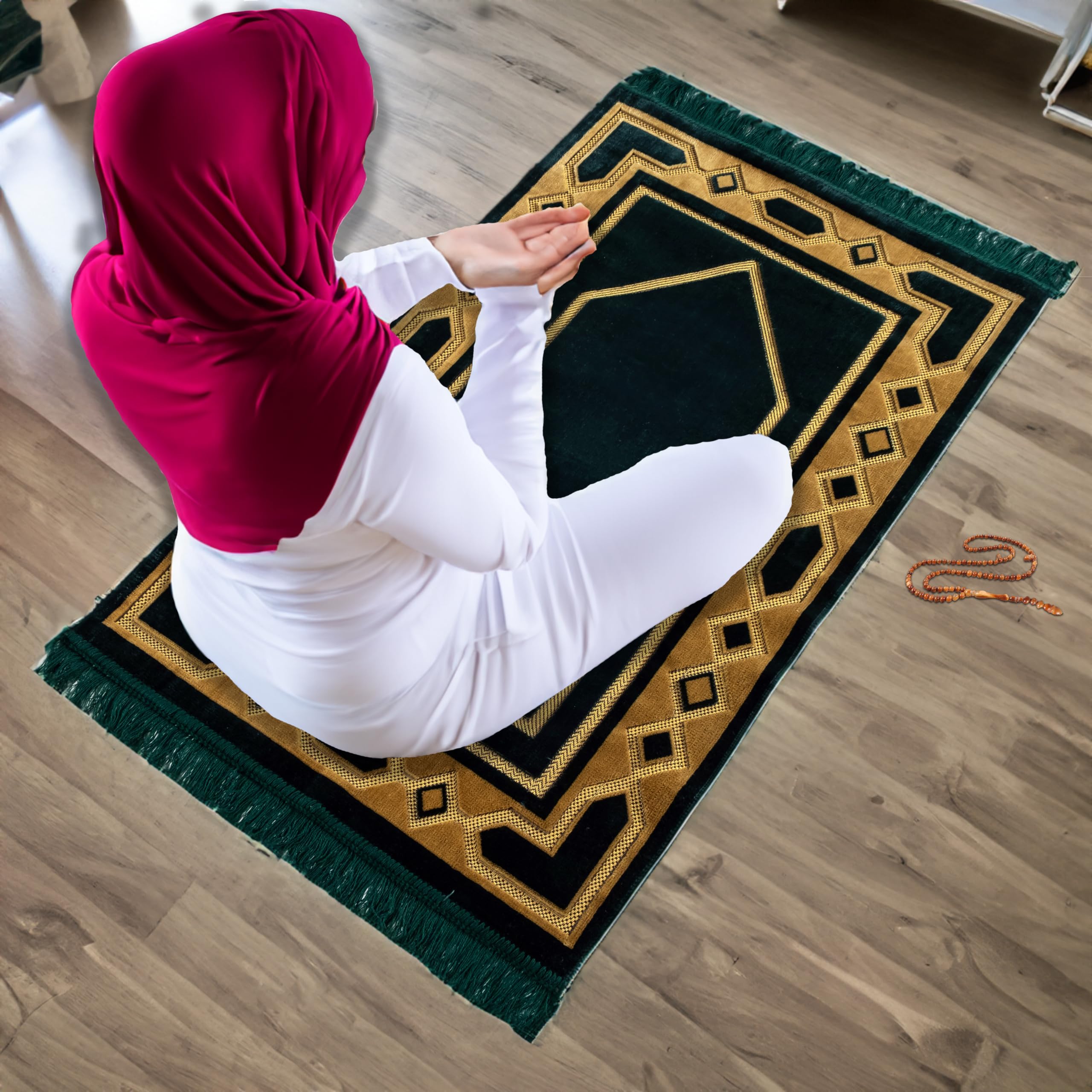 Eco-Friendly Velvet Islamic Prayer Mat - Turkish Design for Mindful Prayers - Includes Prayer Beads - Green